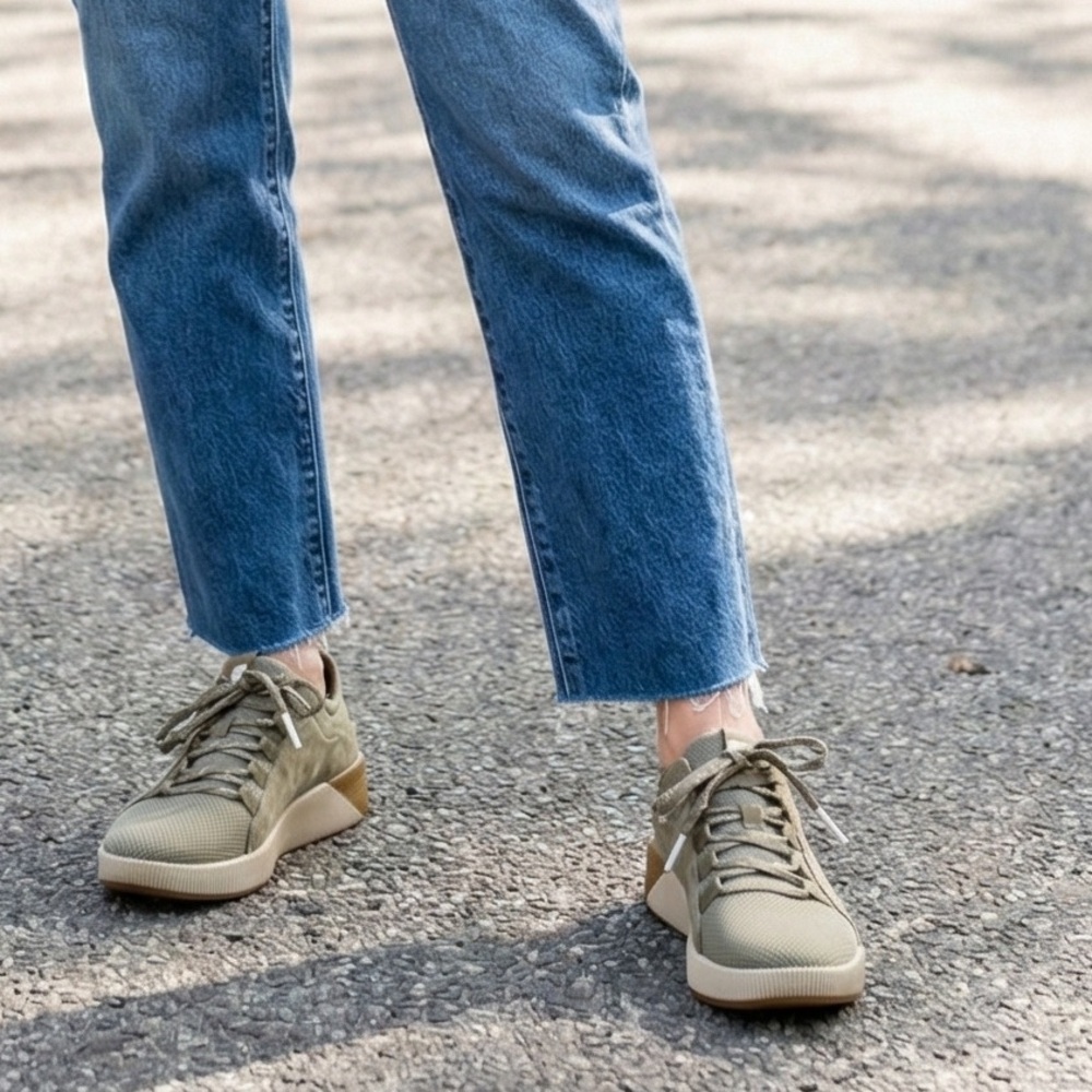 Sorel Gray and Tan Sneakers Sz 7.5
